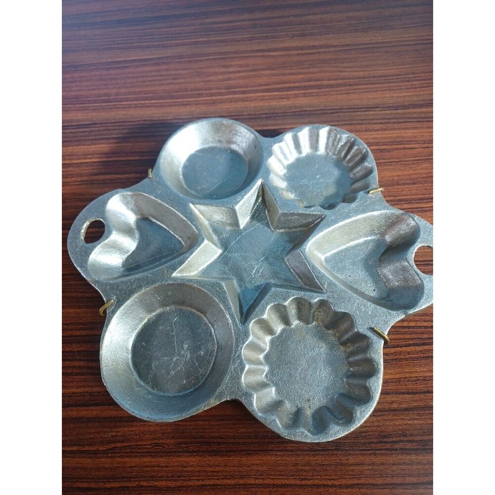 Vintage Cast Aluminum Baking Mold 9” X 8” Hanging Star Hearts Circles - Picture 15 of 15